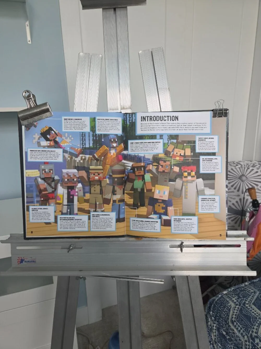 MINECRAFT: EPIC INVENTIONS, 96 PAGE HARDCOVER BUILDER'S GUIDE, 8-12 YEAR OLDS